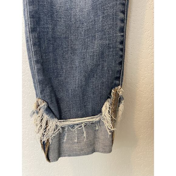 Judy Blue Straight Fit Cuffed Distressed Cropped Jeans Medium Wash Size 7/28 - Picture 3 of 10